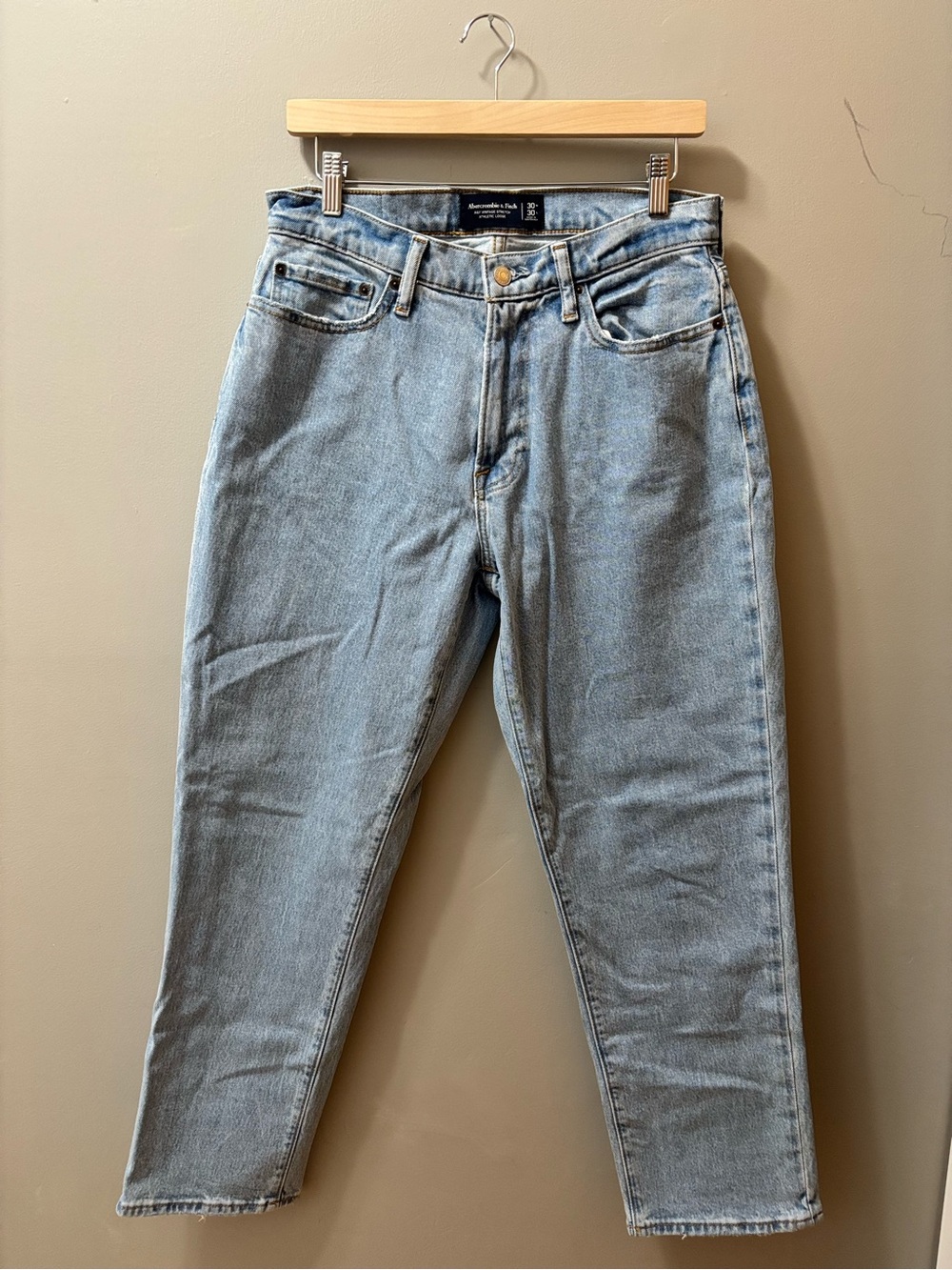 men’s abercrombie light blue jeans athletic loose
